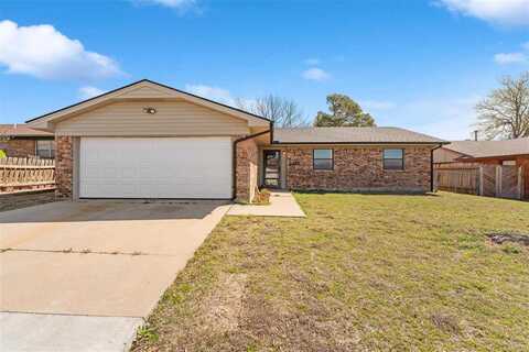 2325 NW 78th St, Lawton, OK 73505
