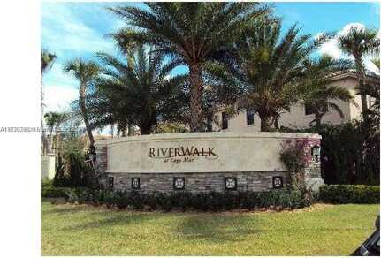 113 W Riverwalk Cir W, Plantation, FL 33325