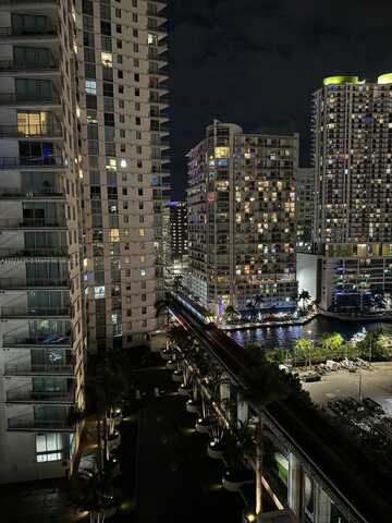 90 SW 3rd St, Miami, FL 33130