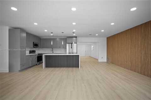 2560 NW 122nd St, Miami, FL 33167