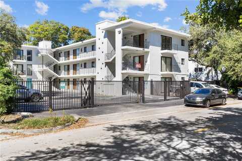 3226 Mary St, Miami, FL 33133