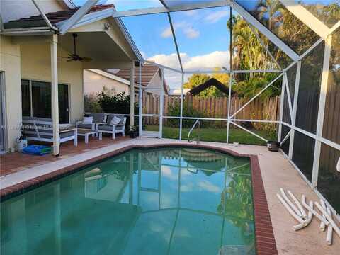 7450 Trescott Dr, Lake Worth, FL 33467