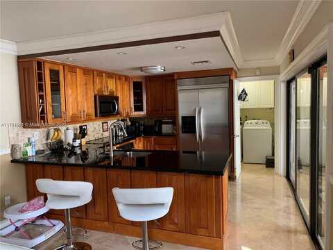 10115 NW 4th Ln, Miami, FL 33172