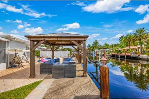 2424 NE 18th Ave, Wilton Manors, FL 33305