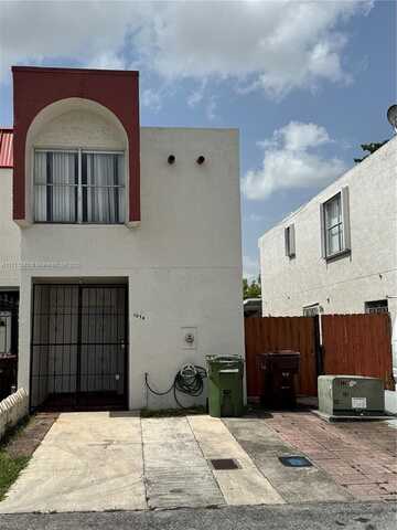 1074 W 38th St, Hialeah, FL 33012
