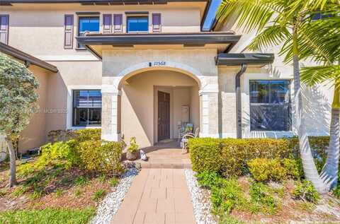 10568 W 32nd Ln, Hialeah, FL 33018