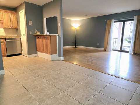 685 Oak St, Brockton, MA 02301