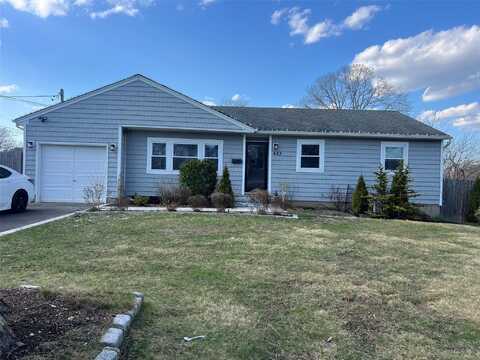483 Ralph Avenue, Central Islip, NY 11722