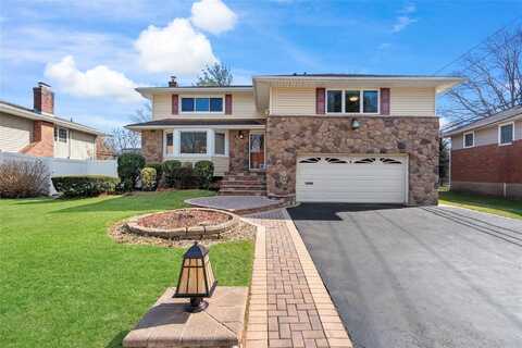 1 Stuart Drive, Syosset, NY 11791