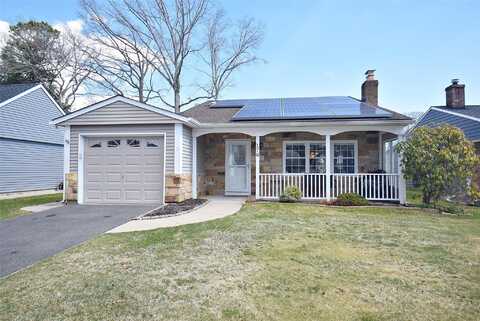 176 Canterbury Drive, Ridge, NY 11961