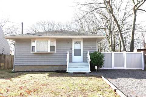 62 Eleanor Avenue, Mastic, NY 11950