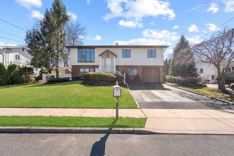 20 Tarkington Road, Holbrook, NY 11741