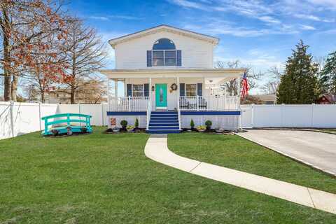 373 Nevada Street, Lindenhurst, NY 11757