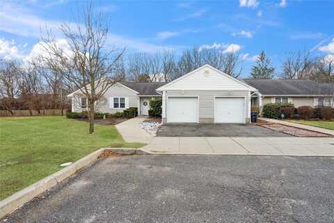 304 Peconic, Melville, NY 11747