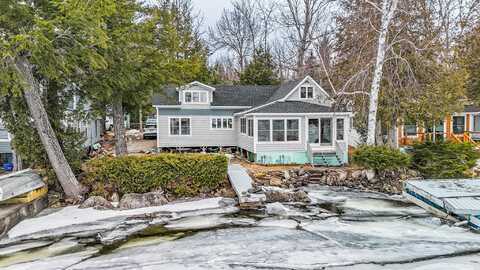 248 Shore Road S, Dover-Foxcroft, ME 04426