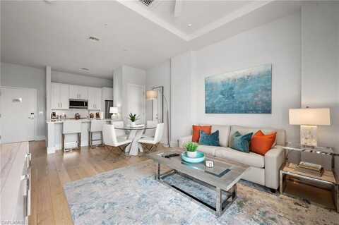 101 8th, NAPLES, FL 34102