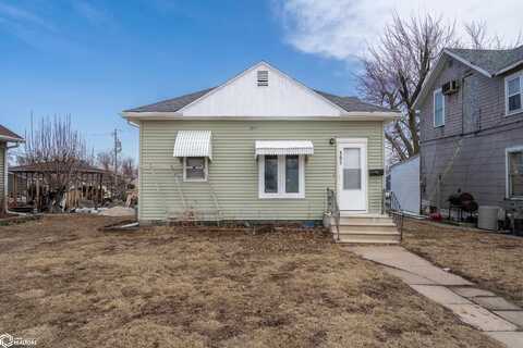 107 N 9th Avenue, Marshalltown, IA 50158