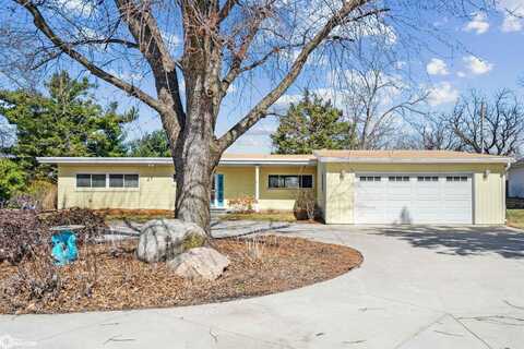 1705 W Lincoln Way, Marshalltown, IA 50158