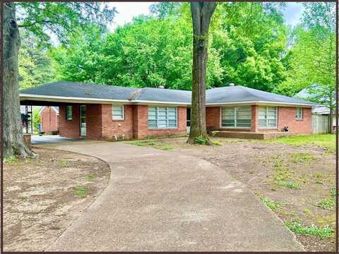 203 Kyle St., Batesville, MS 38606