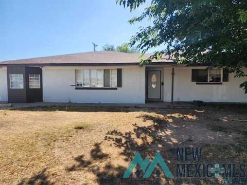 2303 Cornell Dr, Roswell, NM 88203