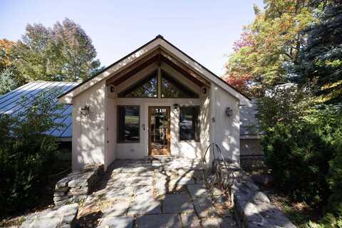 5 Stratton Ridge Road, Winhall, VT 05340
