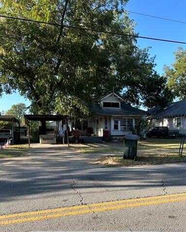 904 W 6th Street, Okmulgee, OK 74447