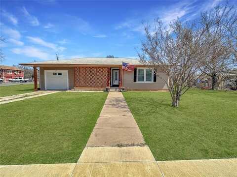 1700 4th Street, Brownwood, TX 76801