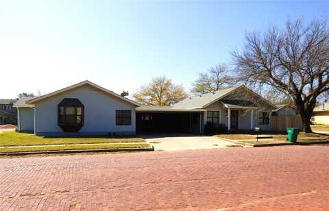 206 W Plummer Street, Eastland, TX 76448