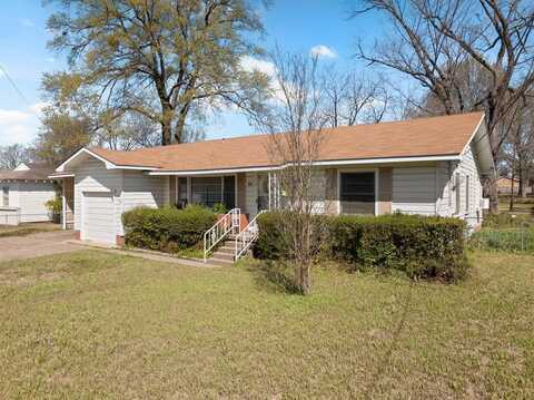 609 E Main, Omaha, TX 75571