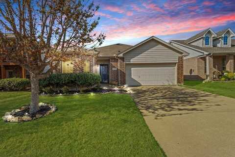1028 Castle Top Drive, Fort Worth, TX 76052