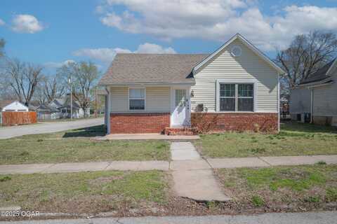523 N Ball Street, Webb City, MO 64870