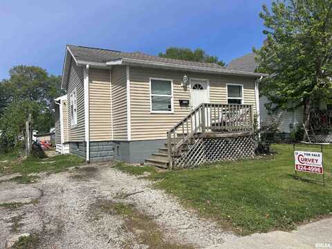 725 S Wyandotte Street, Taylorville, IL 62568