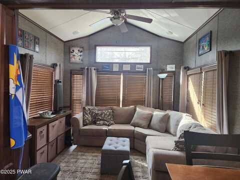 213 Shohola Parkway N, Shohola, PA 18458