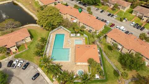 10070 Twin Lakes Dr, Coral Springs, FL 33071