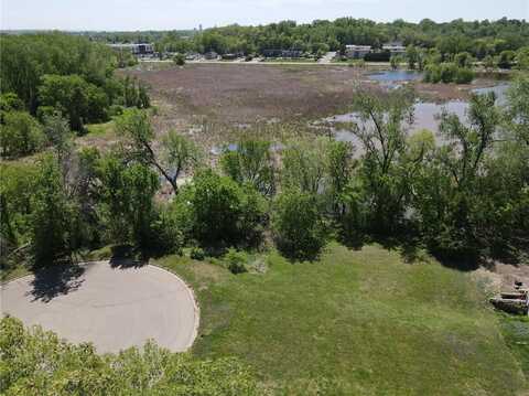 1801 Western Avenue N, Roseville, MN 55113
