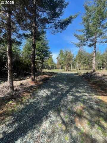 47613 Oregon Coast Highway, Bandon, OR 97411