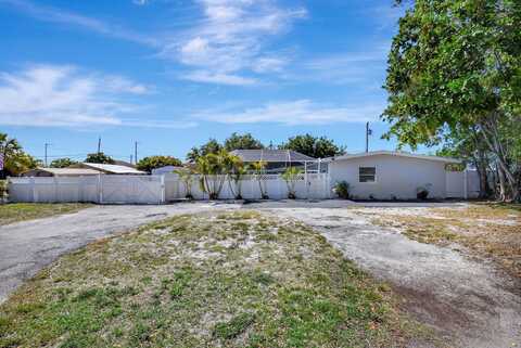 2550 Floral Road, Lake Worth, FL 33462