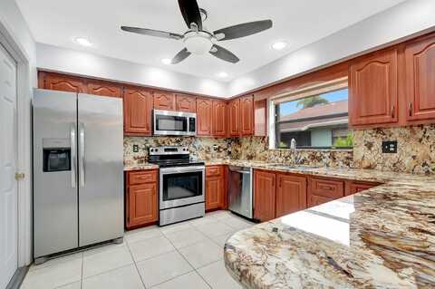 9765 Pecan Tree Drive, Boynton Beach, FL 33436