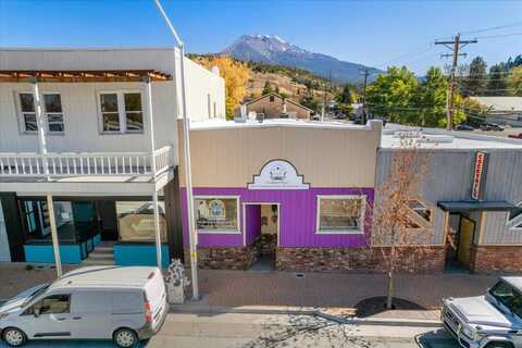 211 Main St, Weed, CA 96094