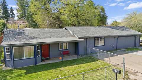 2916 Heather Lane, Redding, CA 96002