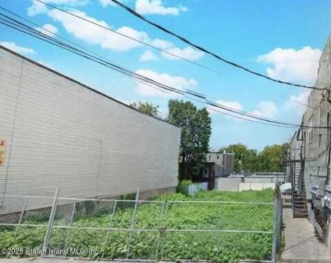 77 Thompson Street, Staten Island, NY 10304