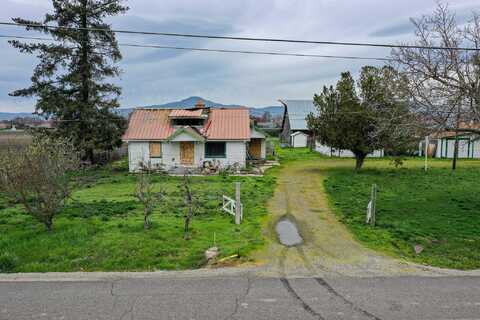 1452 Ross Lane, Medford, OR 97501