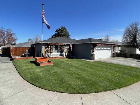 407 Hayes Avenue, Medford, OR 97501