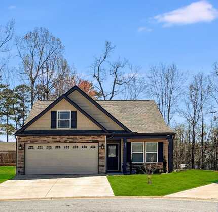 235 Minnie Crain Dr., Inman, SC 29349