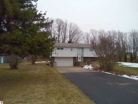 4396 Foxfire Drive, Traverse City, MI 49684