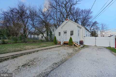 8215 OAKLEIGH, PARKVILLE, MD 21234