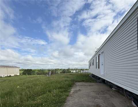 443 Hy-Vue, Clinton, PA 16056
