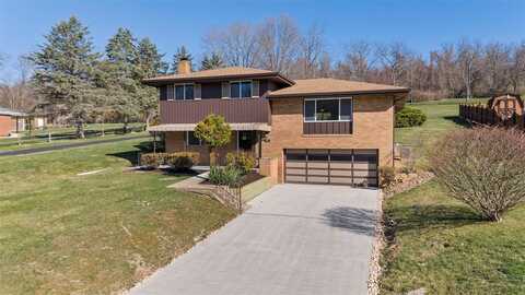 830 Scenic Dr, Franklin, PA 15301