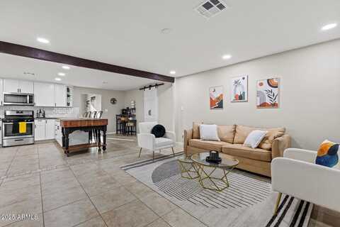 13614 N 38th Place, Phoenix, AZ 85032