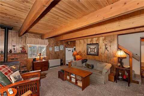 126 West Rainbow Boulevard, Big Bear City, CA 92314